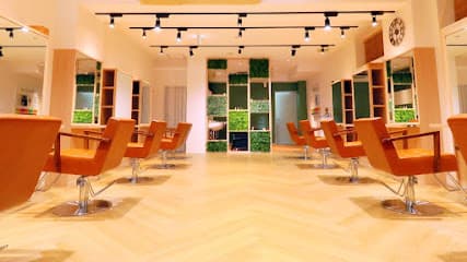 9o'clock 盛岡大通店 (美容室ナインオクロック)